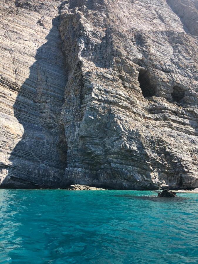 Luxus Tholos Bay Exterior photo